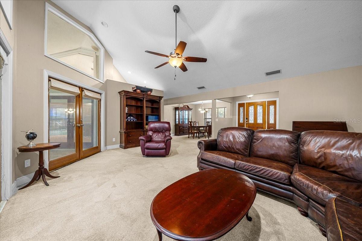 CARRIAGE HILL - Residential