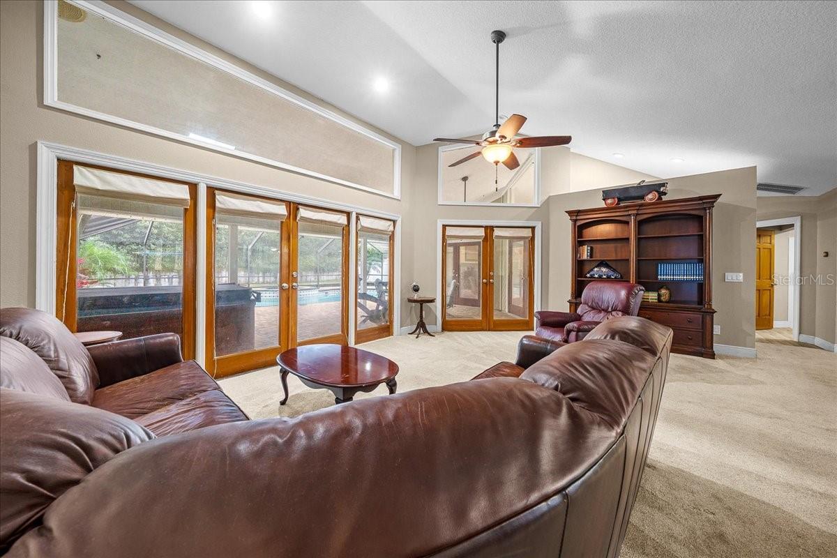 CARRIAGE HILL - Residential