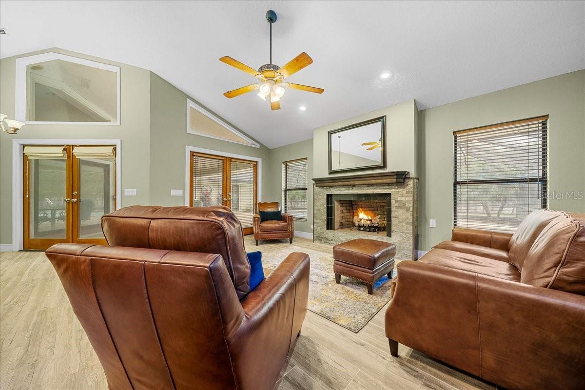 CARRIAGE HILL - Residential