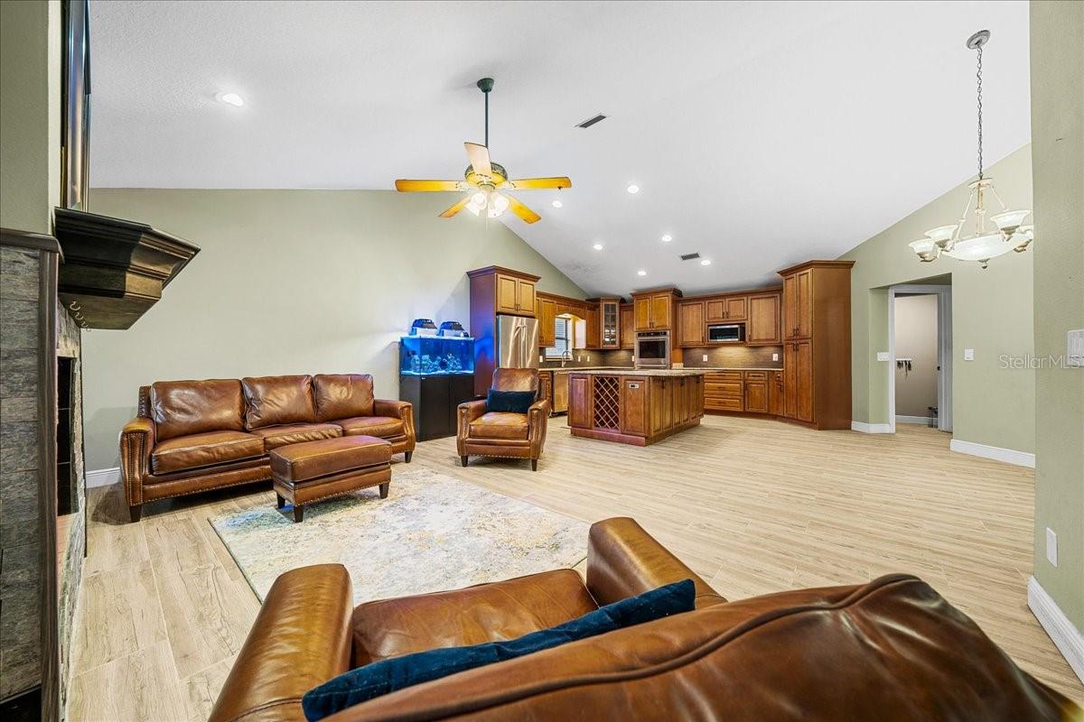 CARRIAGE HILL - Residential