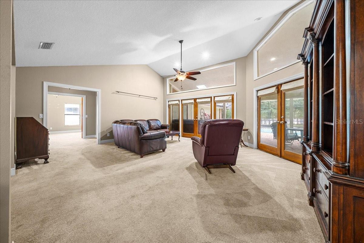 CARRIAGE HILL - Residential