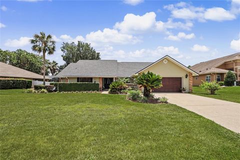Photo of 1020 SW 32nd Lane, Ocala, FL 34471 (MLS # OM715679)