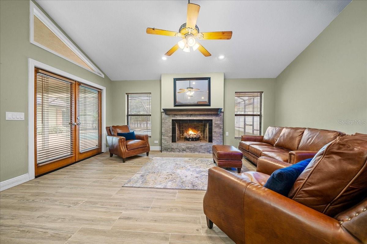 CARRIAGE HILL - Residential