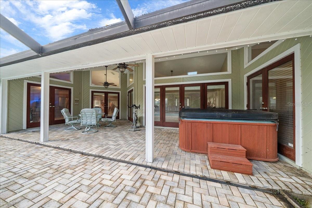 CARRIAGE HILL - Residential