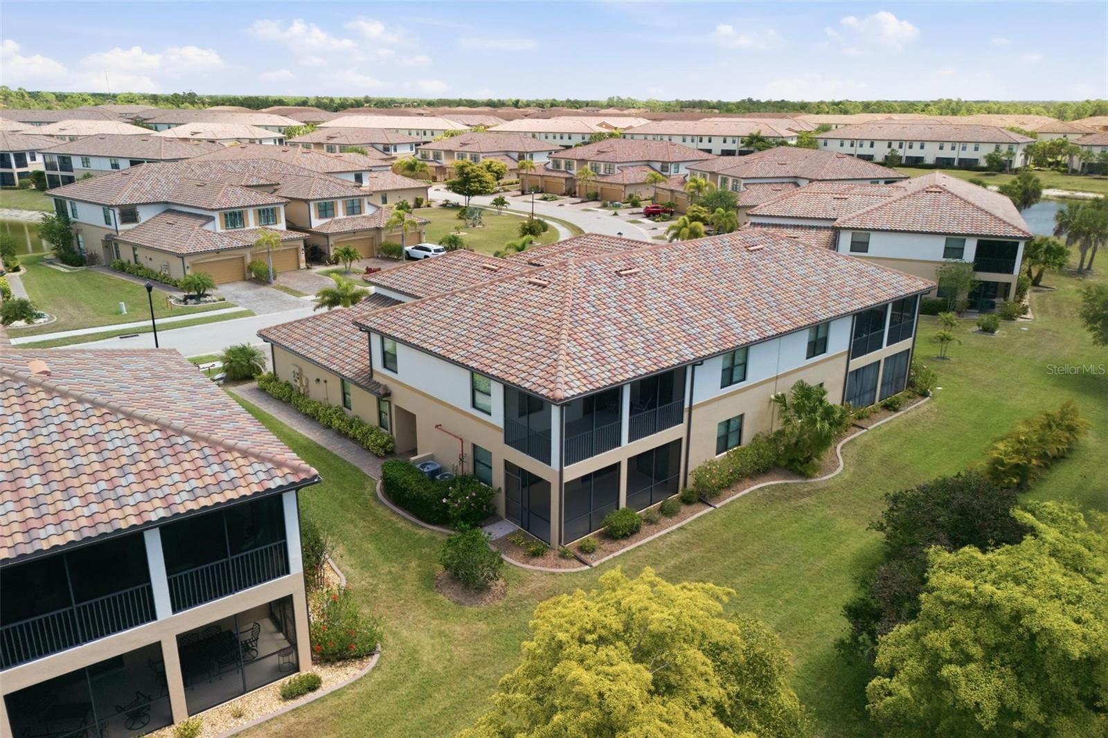 COACH HOMES 1 AT GRAN PARADISO - Residential