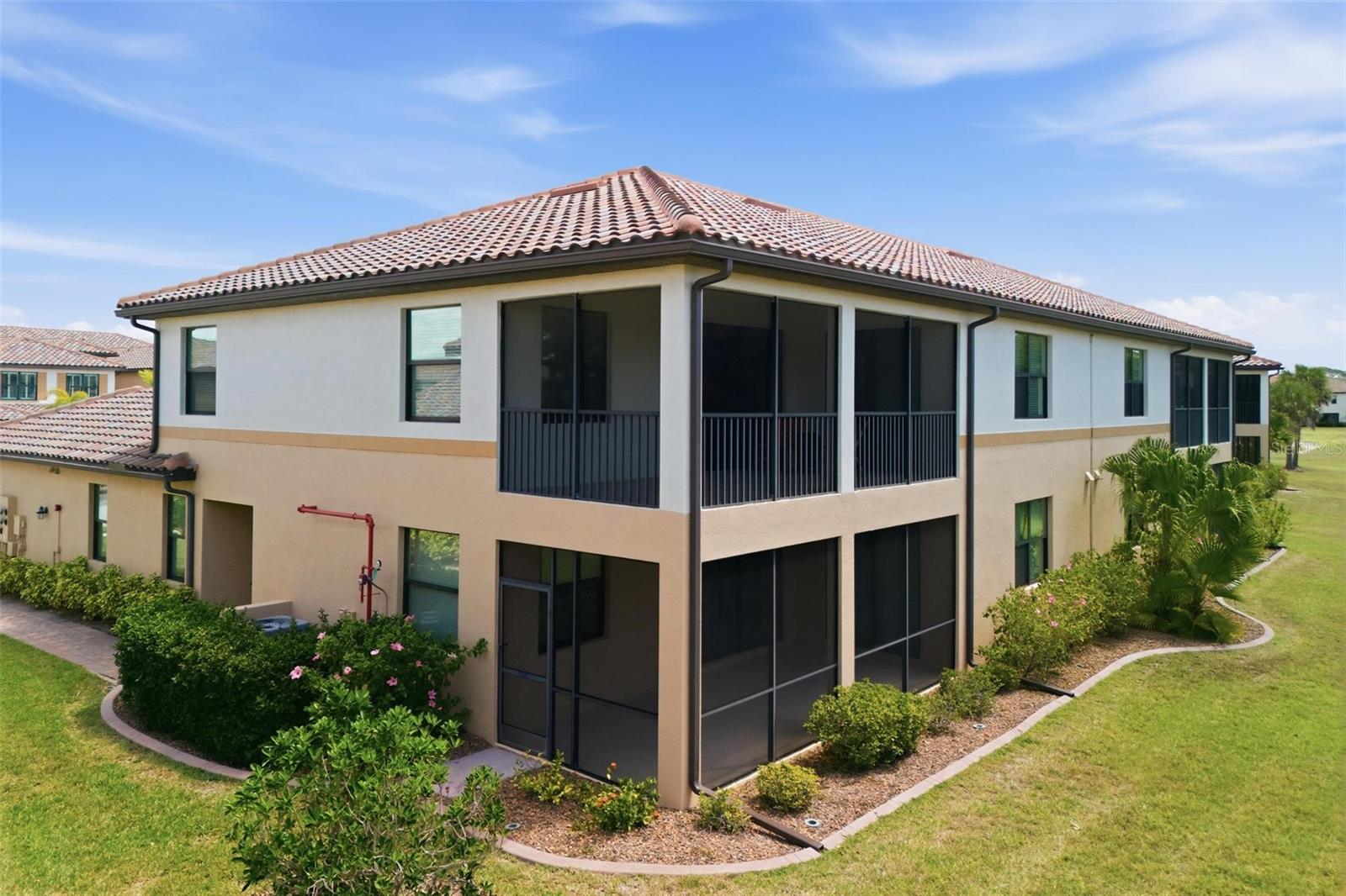 COACH HOMES 1 AT GRAN PARADISO - Residential