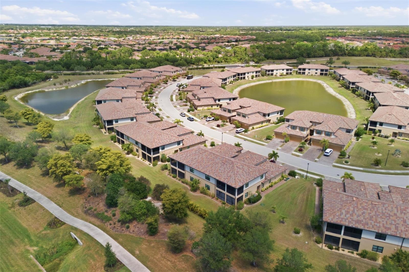 COACH HOMES 1 AT GRAN PARADISO - Residential