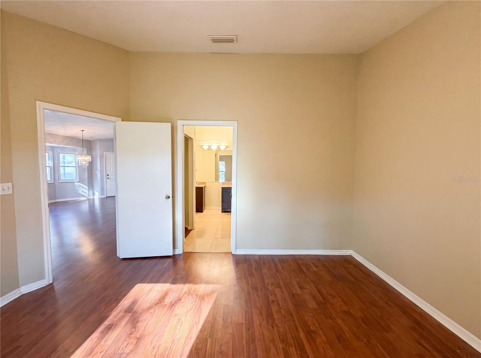 MANCHESTER 1 CONDO PH - Residential