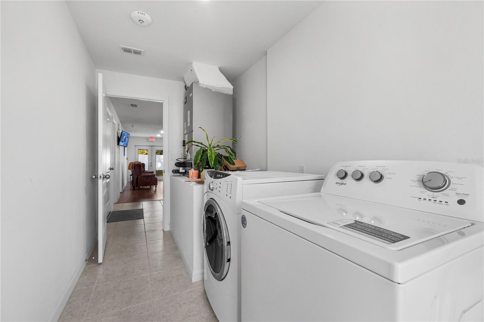 SILVER SPGS SHORES UN #33 - Commercial Sale