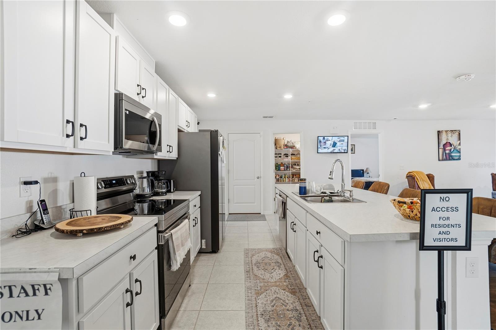 SILVER SPGS SHORES UN #33 - Commercial Sale