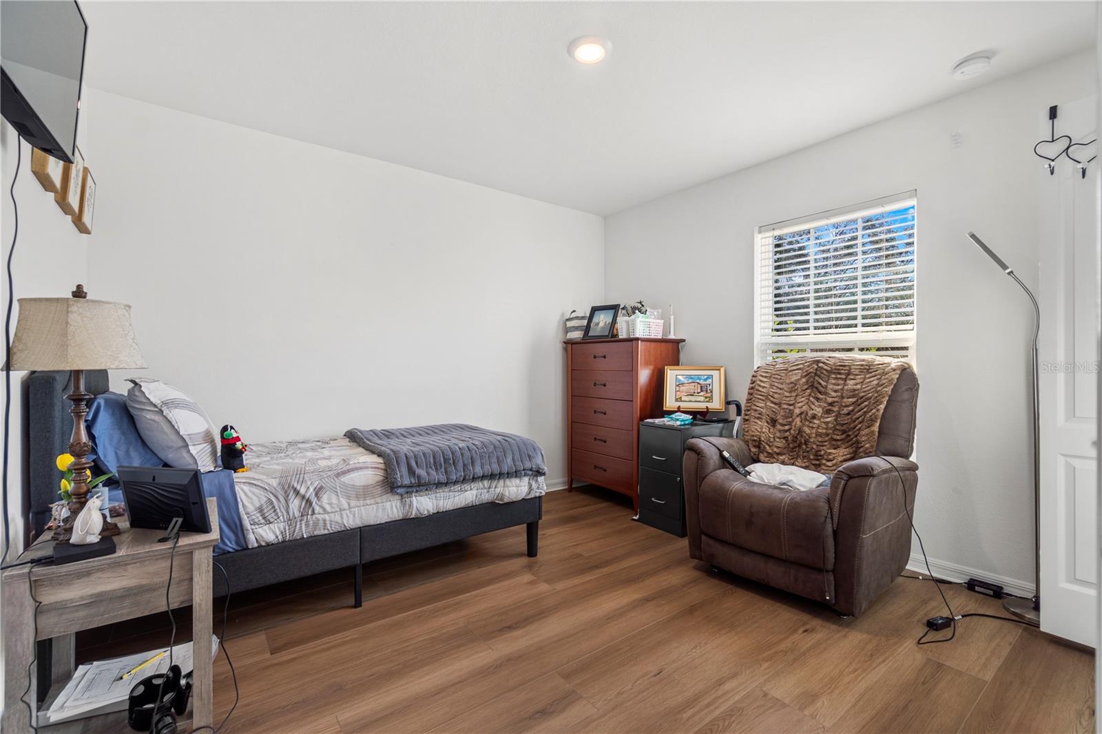 SILVER SPGS SHORES UN #33 - Commercial Sale