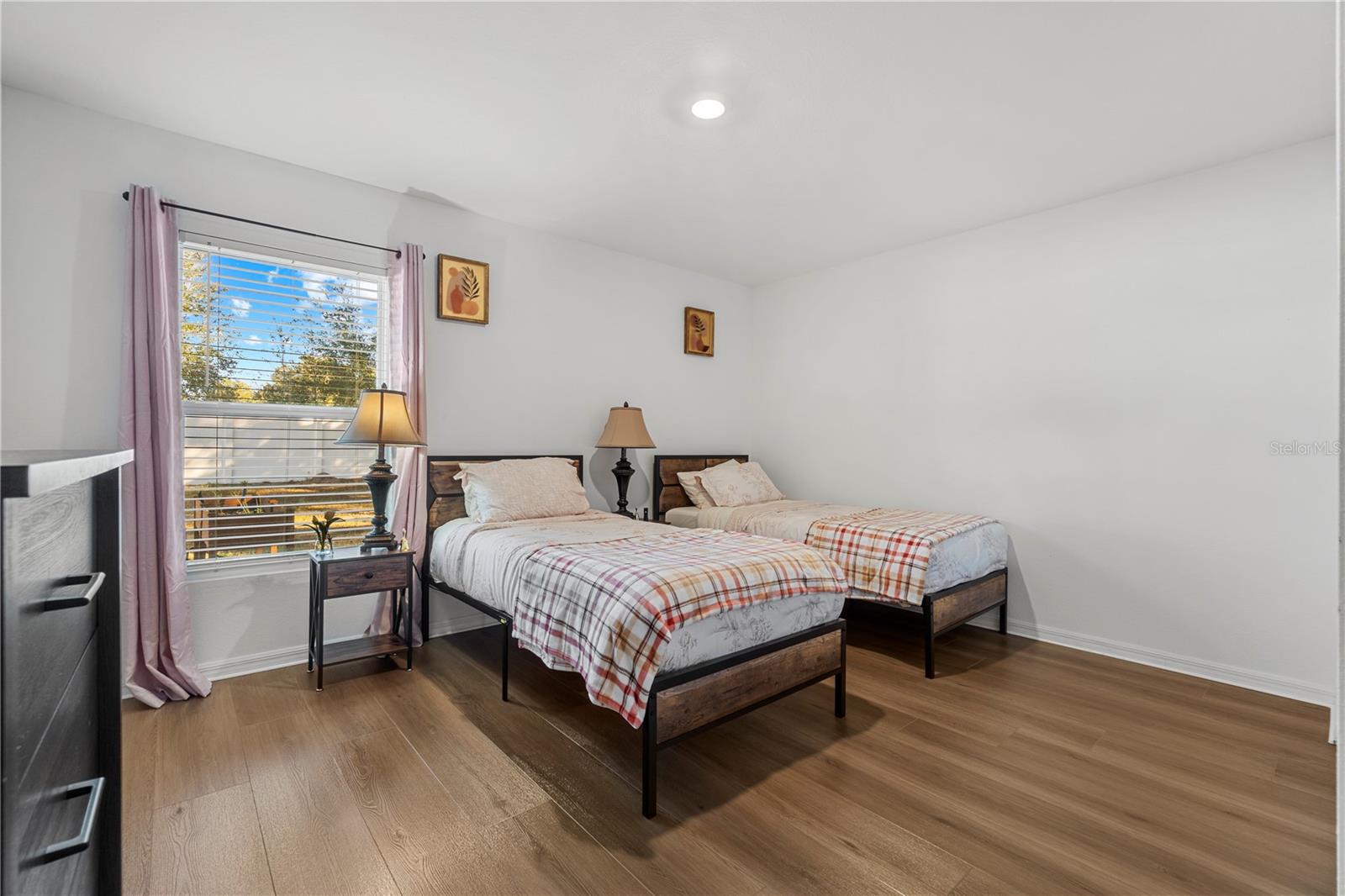 SILVER SPGS SHORES UN #33 - Commercial Sale