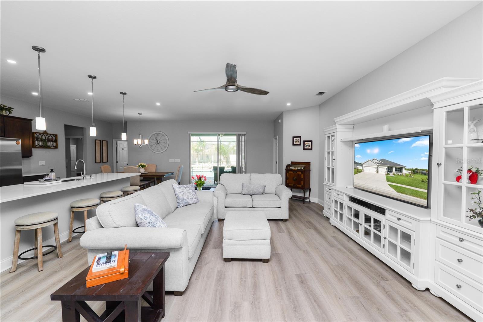 TREYMONT - Residential