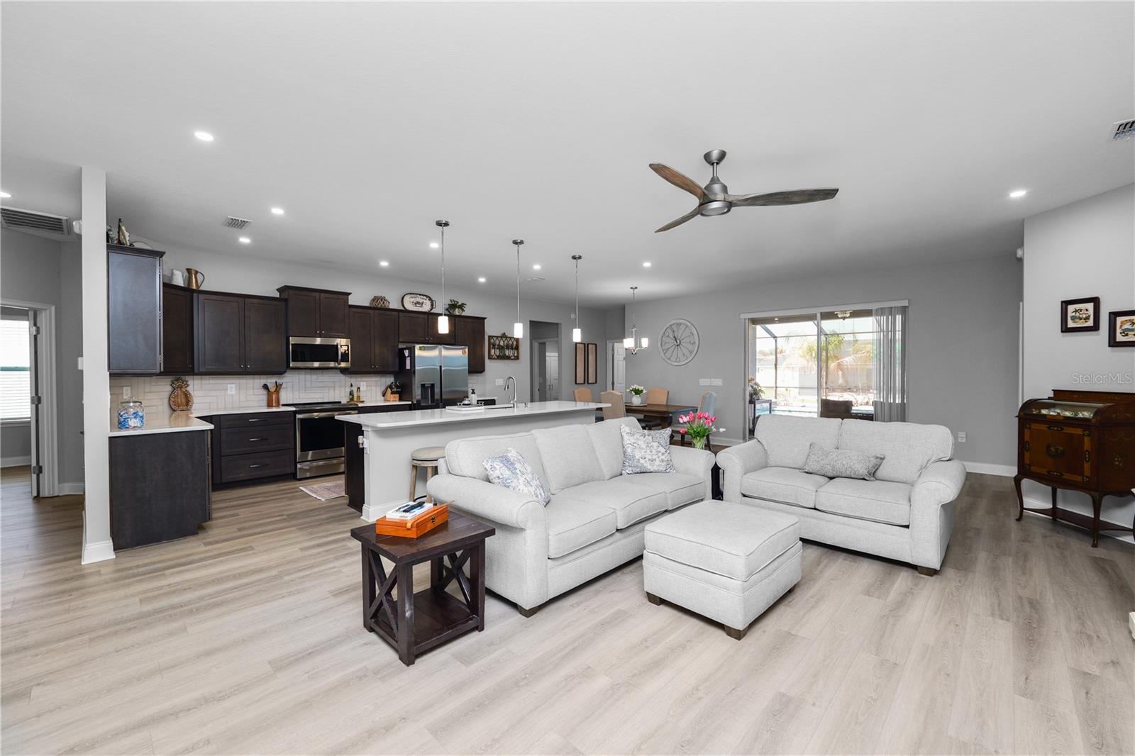 TREYMONT - Residential