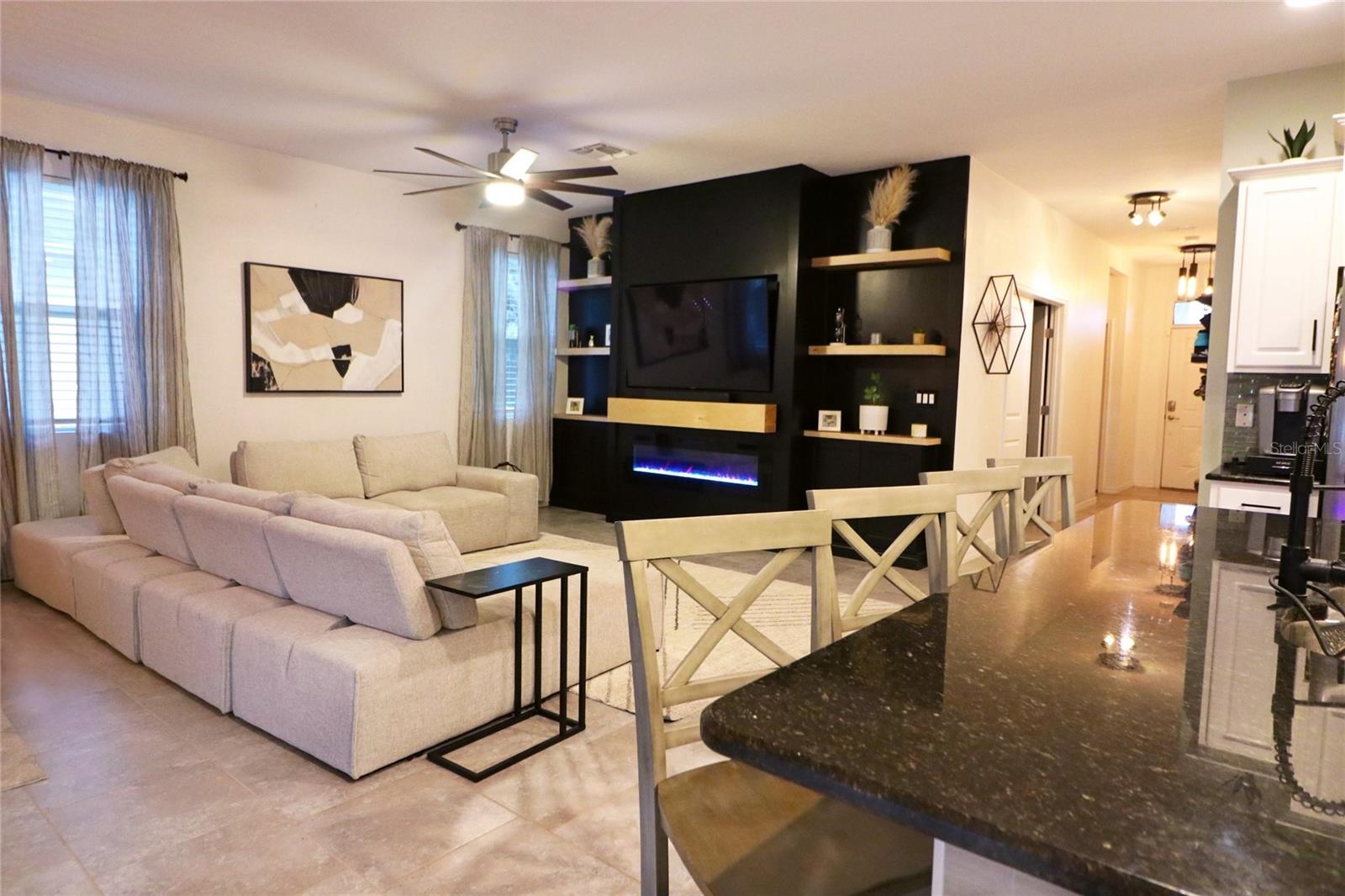LAKESIDE LANDINGS PH 01 - Residential Lease