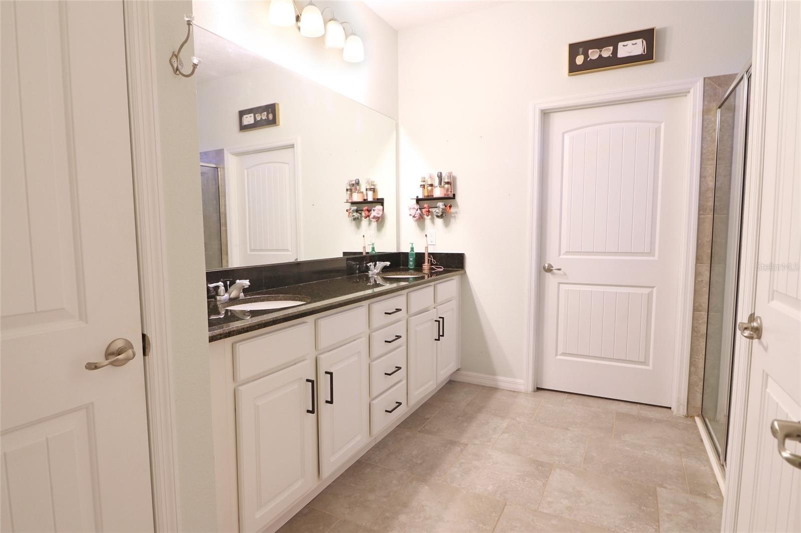 LAKESIDE LANDINGS PH 01 - Residential Lease