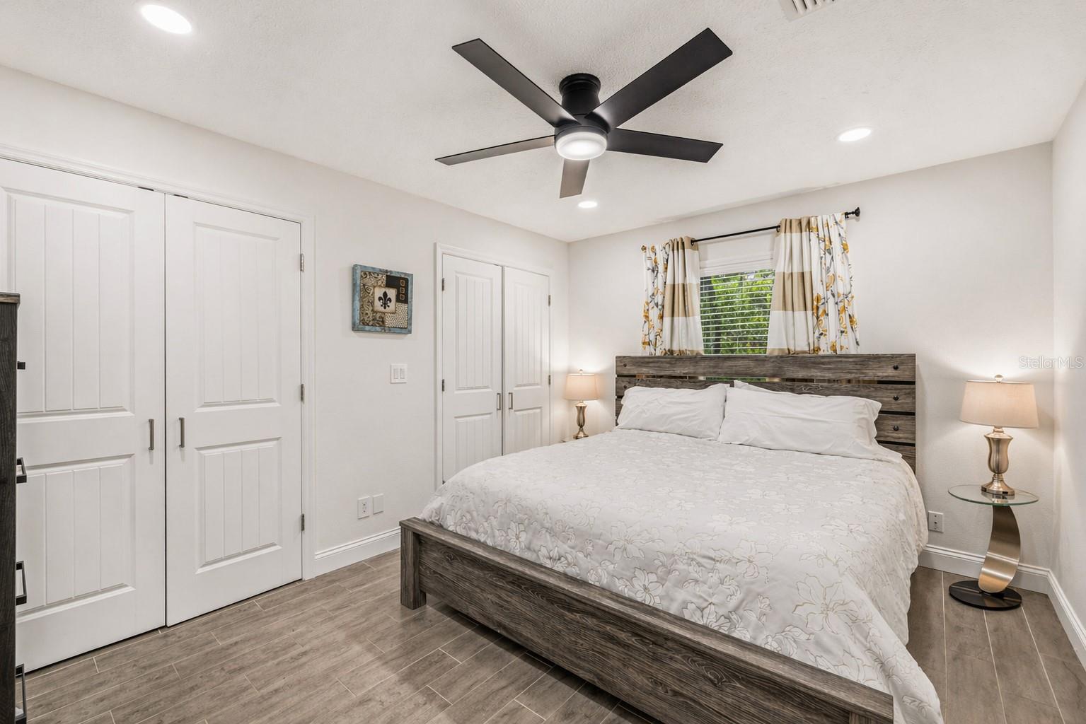SHADY HOLLOW SUB - Residential