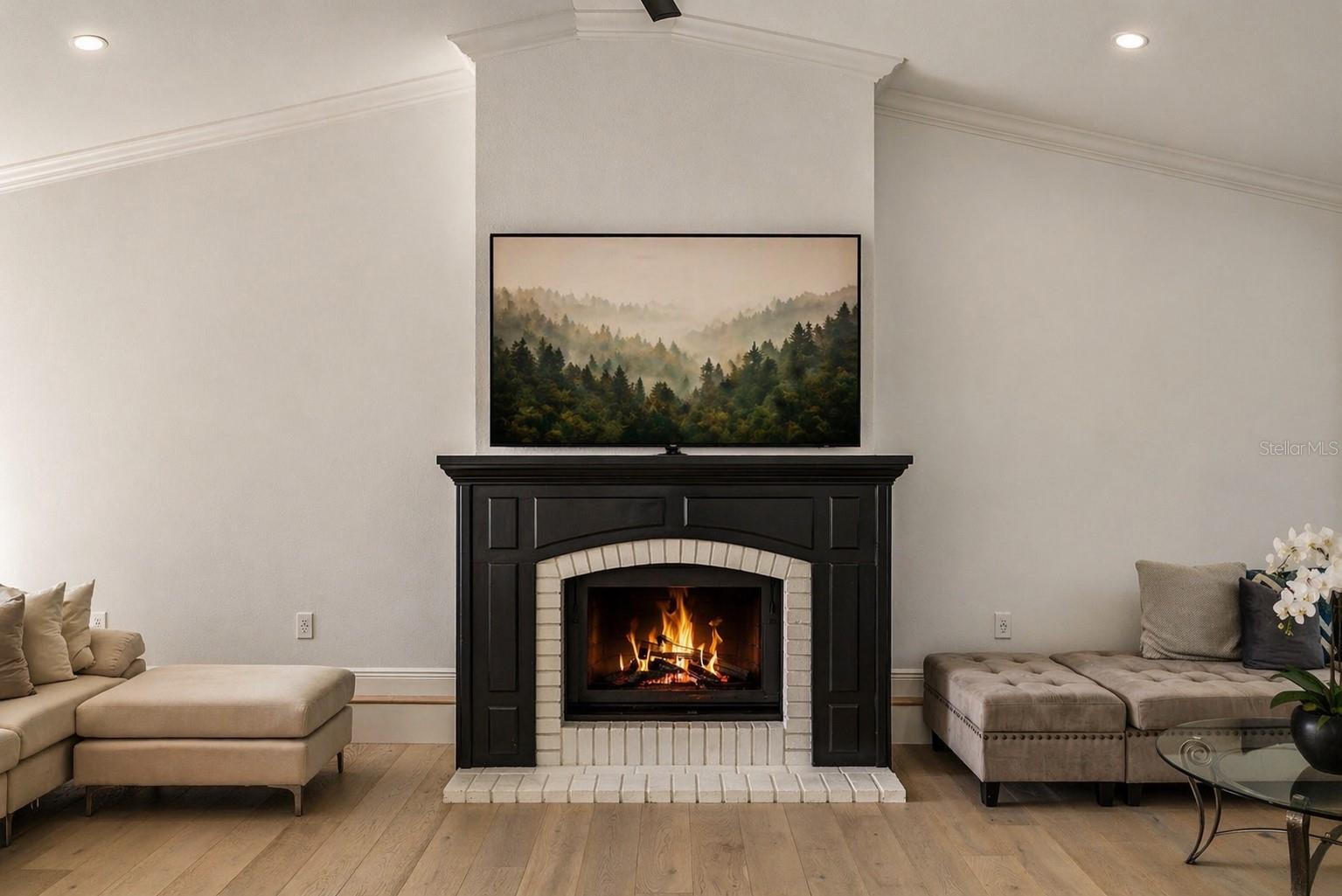 900 OAK HOLLOW PLACE