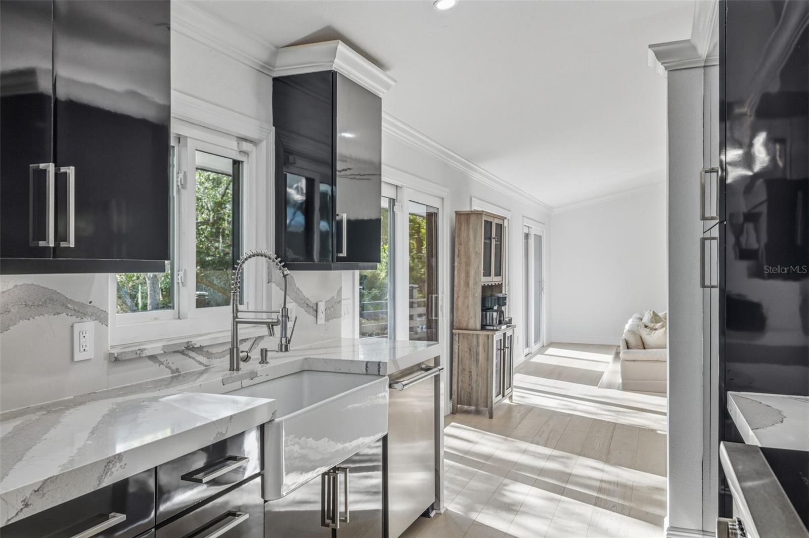 SHADY HOLLOW SUB - Residential