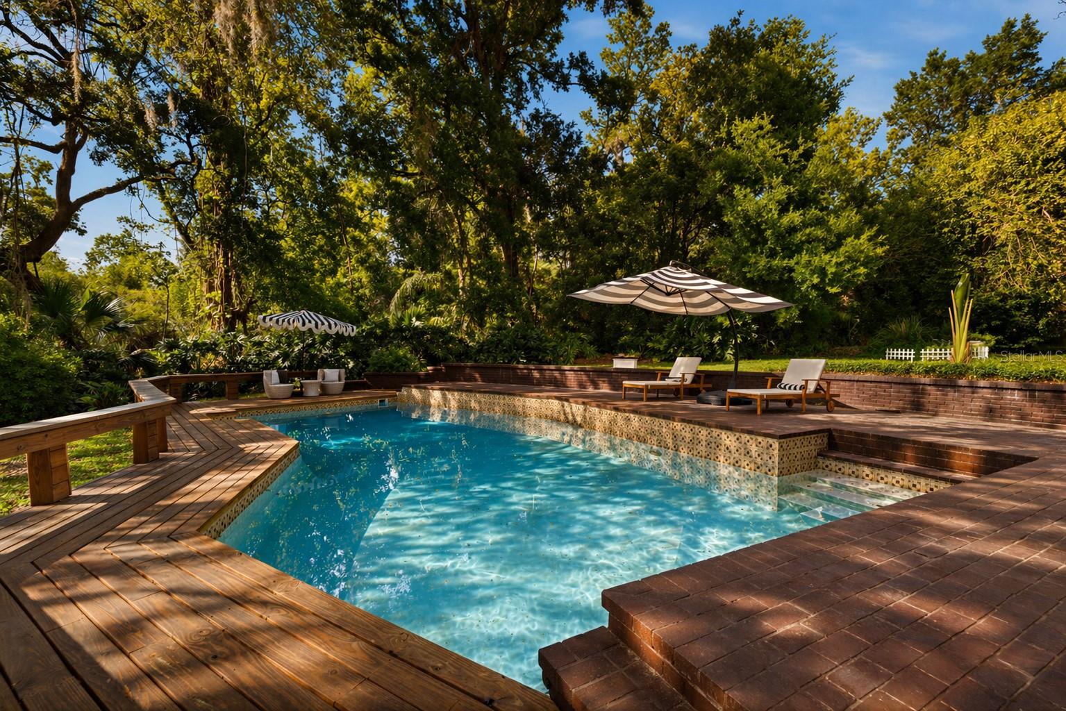SHADY HOLLOW SUB - Residential