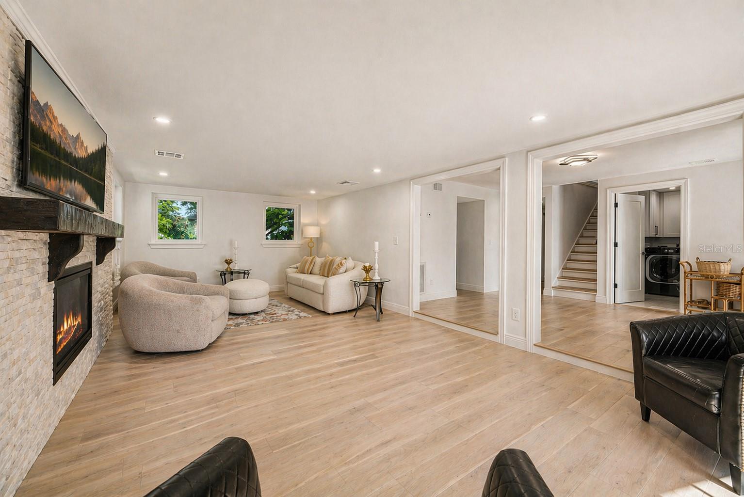 SHADY HOLLOW SUB - Residential