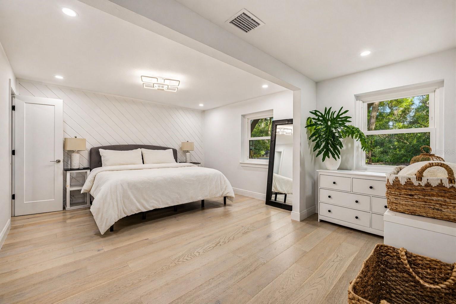 SHADY HOLLOW SUB - Residential