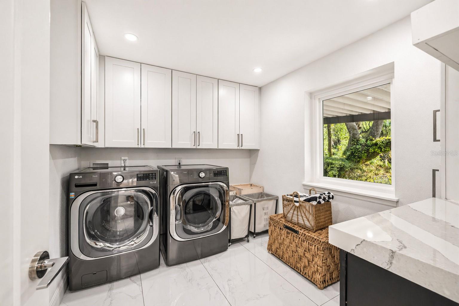 SHADY HOLLOW SUB - Residential