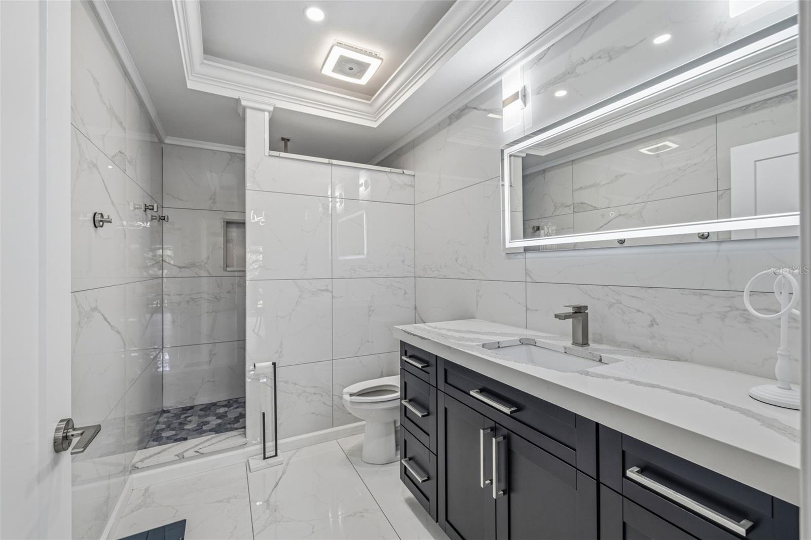 SHADY HOLLOW SUB - Residential