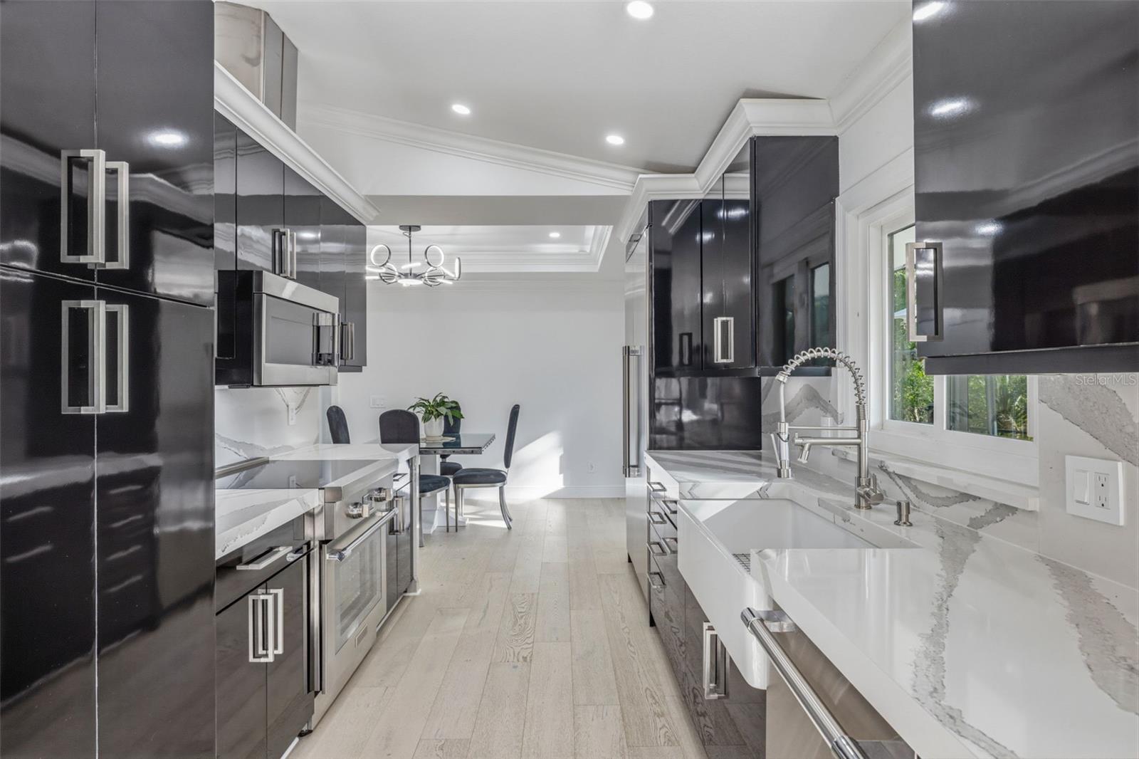 SHADY HOLLOW SUB - Residential
