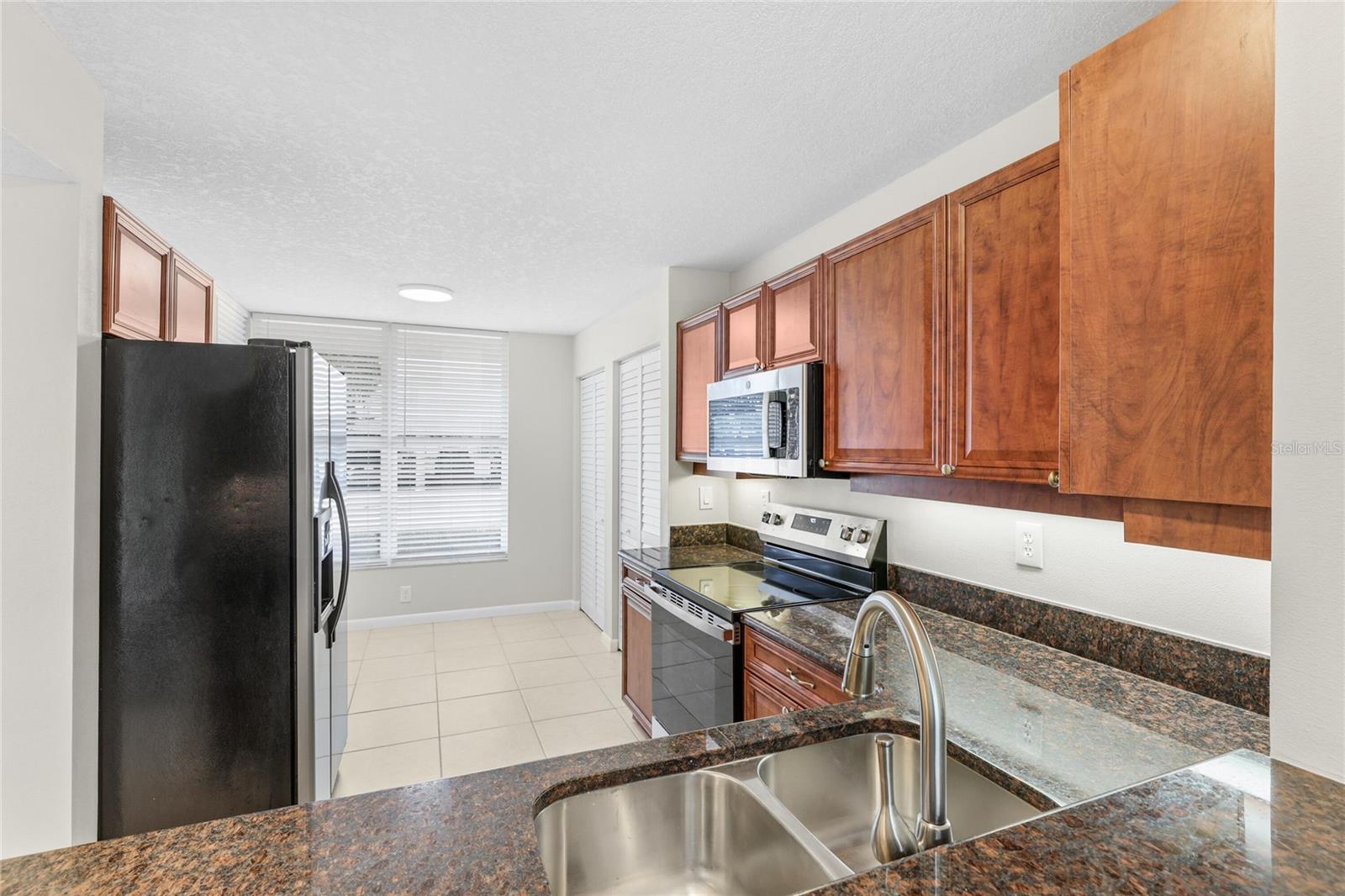 4550 PINEBROOK 106