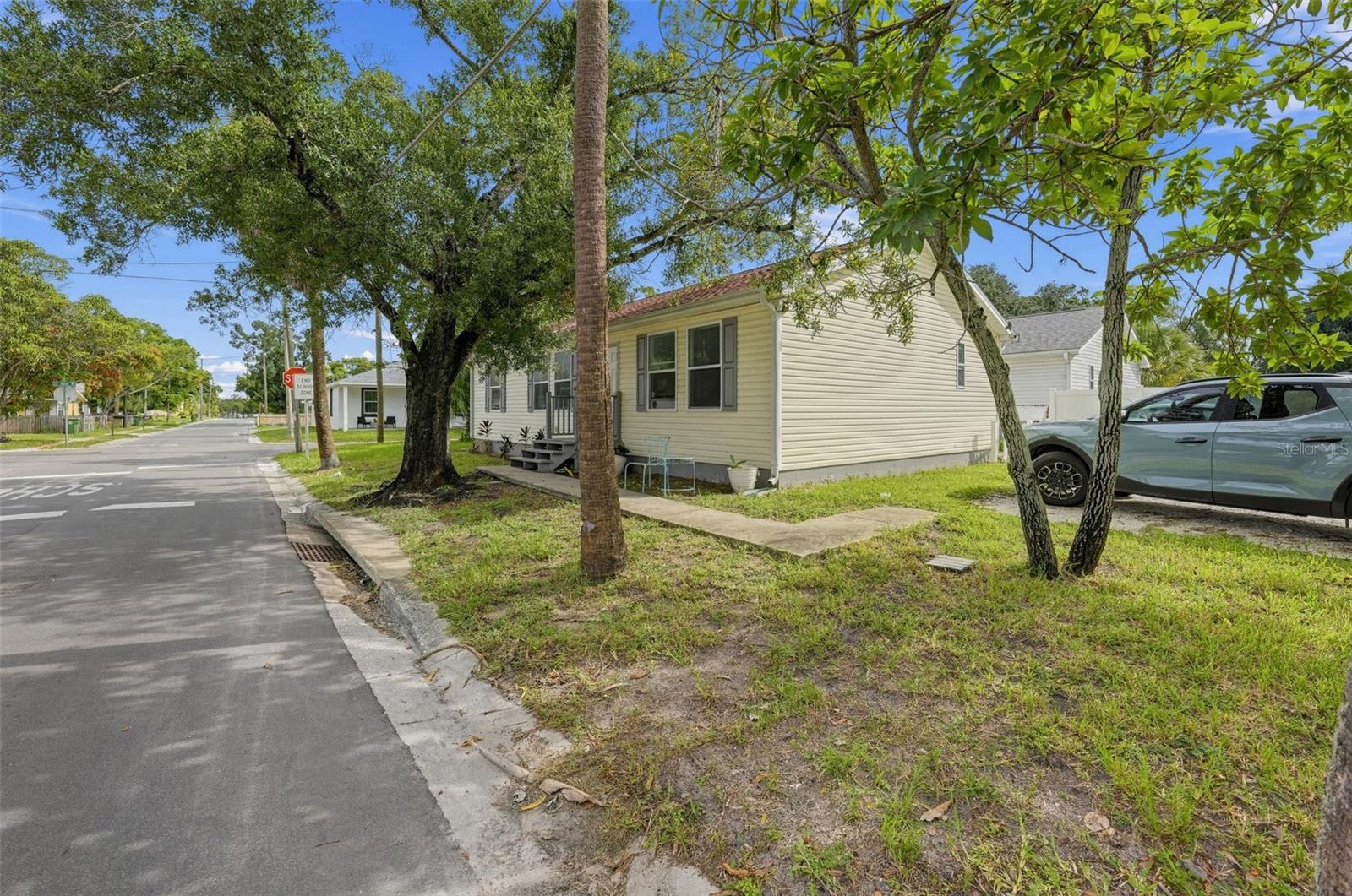 521 12TH AVENUE W, BRADENTON, FL, 34205 4 521 12TH AVENUE W