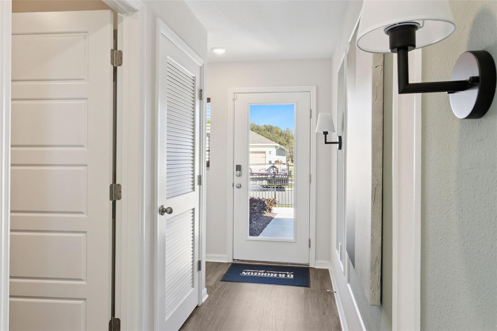 MAGNOLIA POINTE - Residential