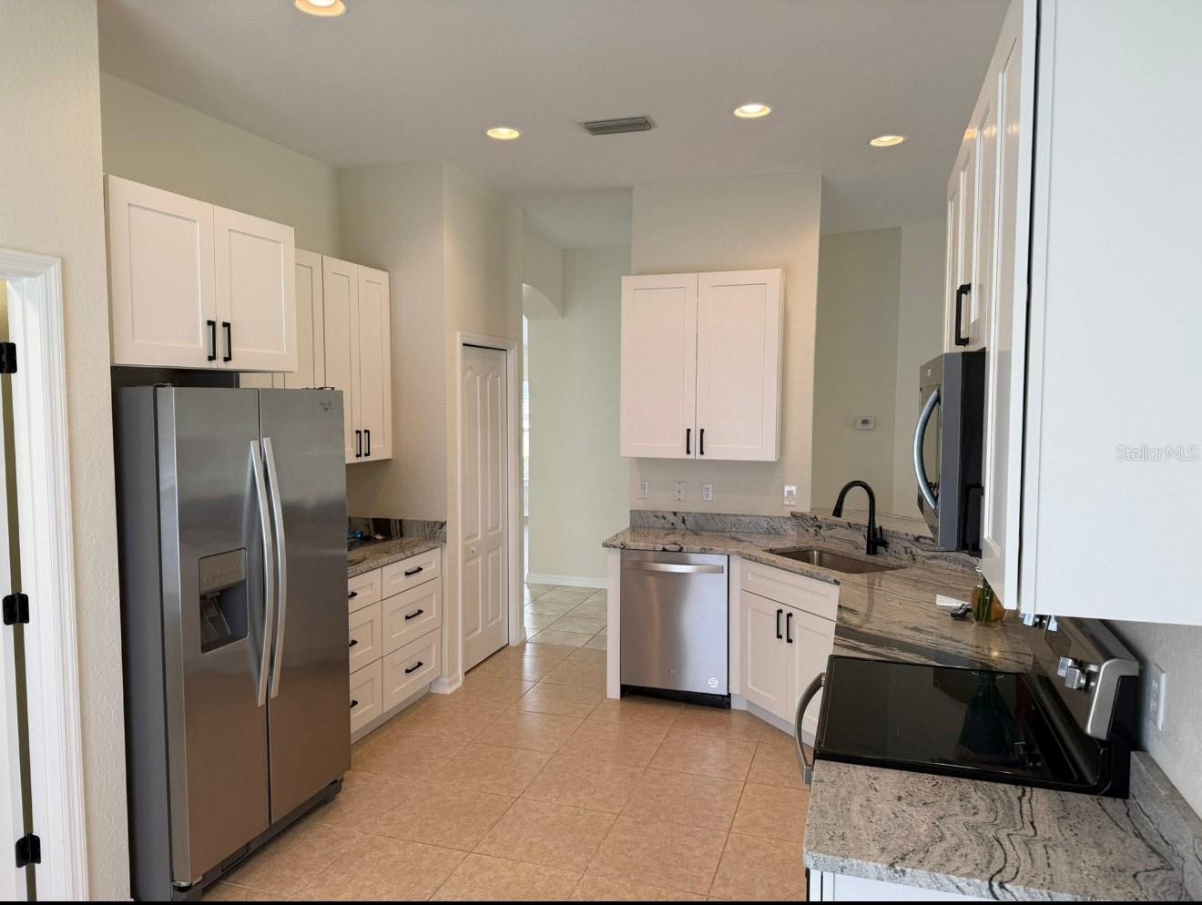 LAKESIDE PLANTATION REP 03 - Residential Lease