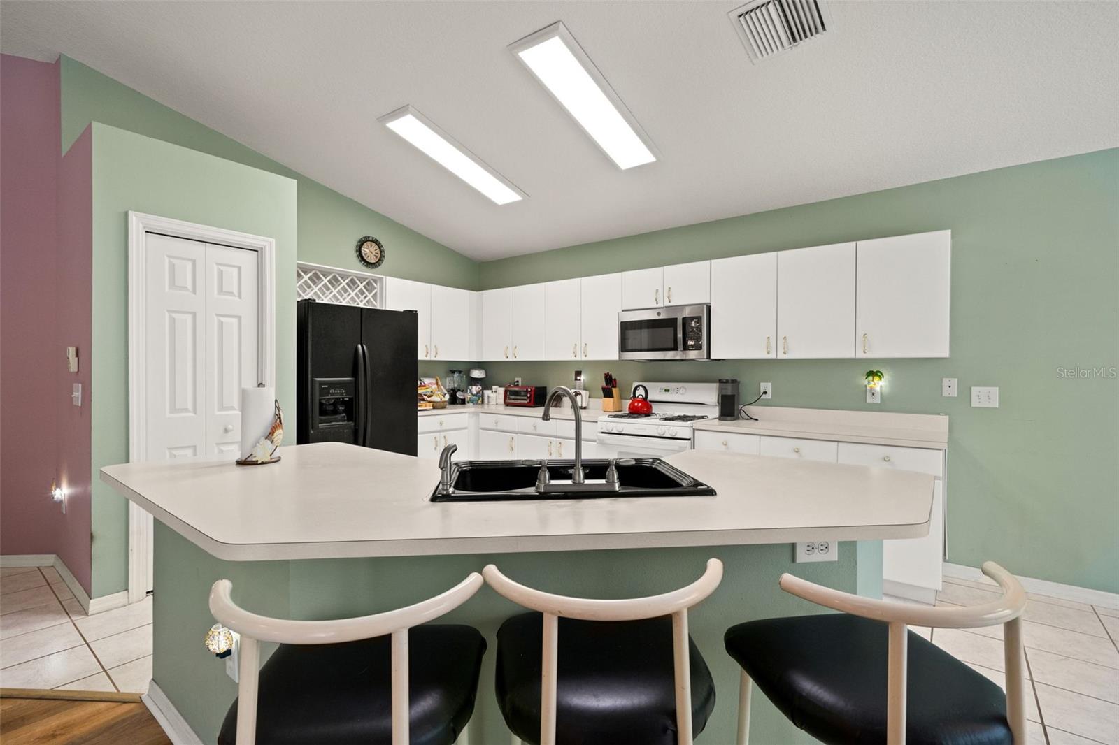 MEADOW POINTE PRCL 18 UNIT 01 & 03 - Residential