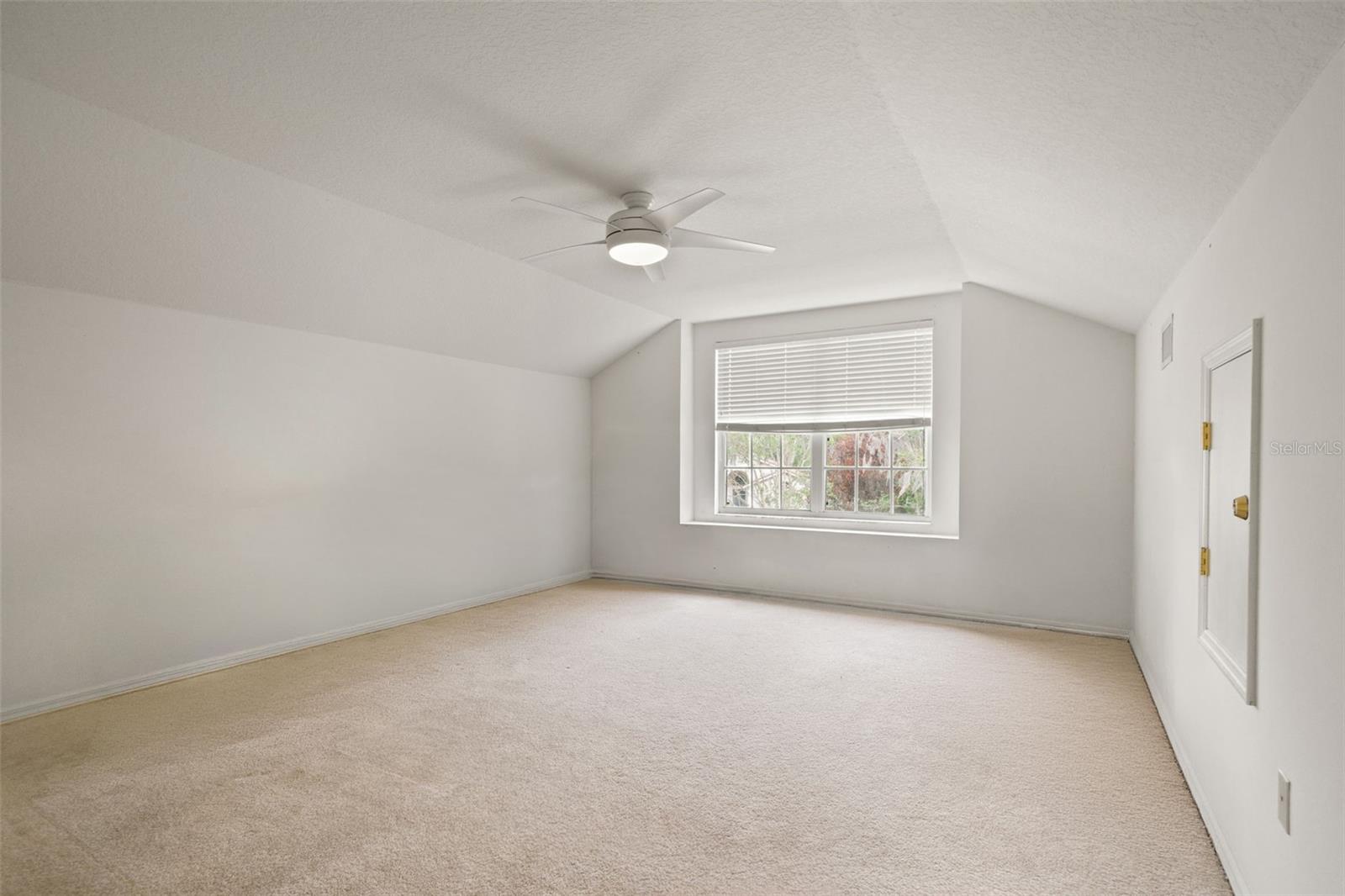 MEADOW POINTE PRCL 18 UNIT 01 & 03 - Residential