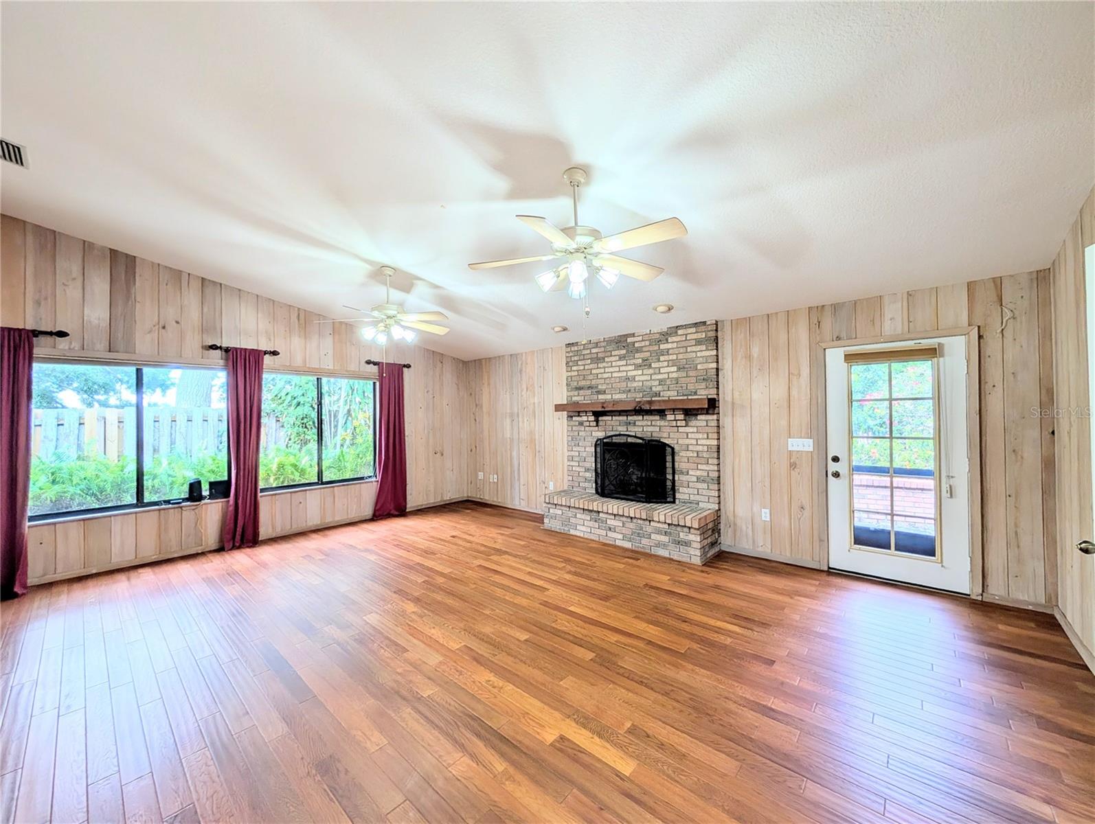 THE OAKS PH 4 - Residential