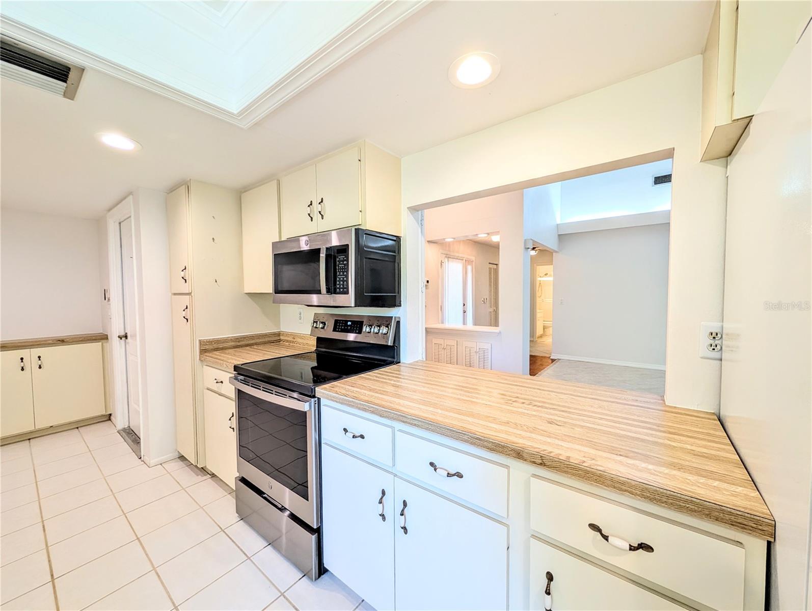 THE OAKS PH 4 - Residential
