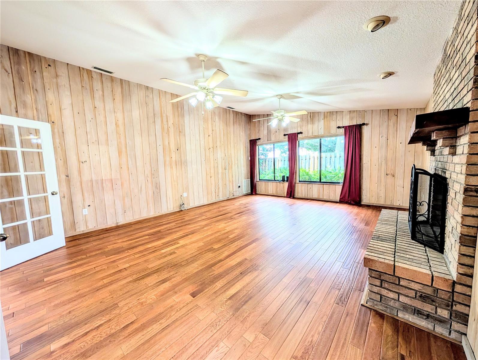 THE OAKS PH 4 - Residential