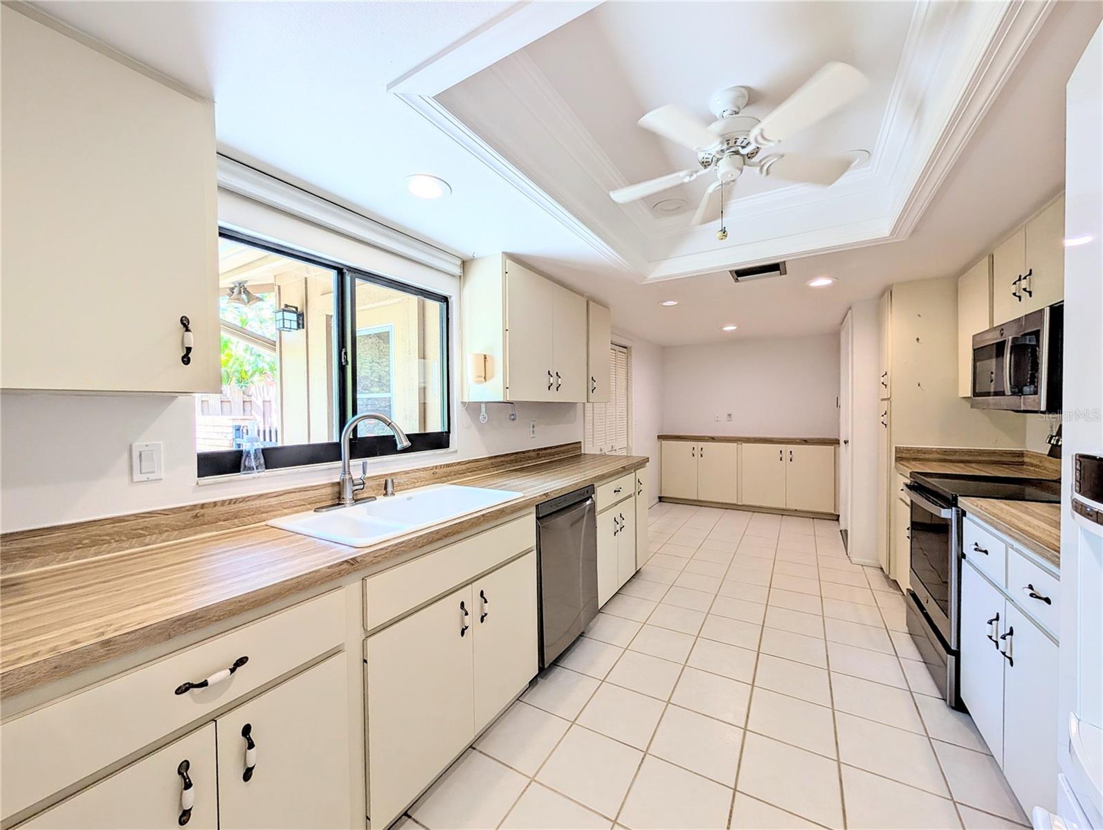 THE OAKS PH 4 - Residential
