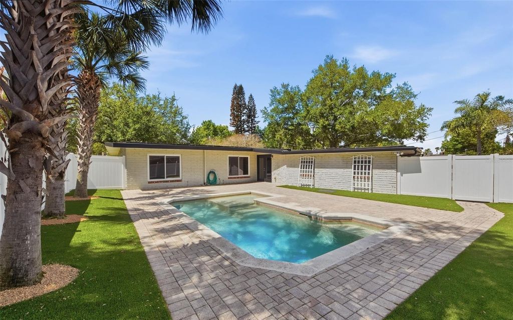 Photo of 701 Strathmore Drive, Orlando, FL 32803 (MLS # O6384225)