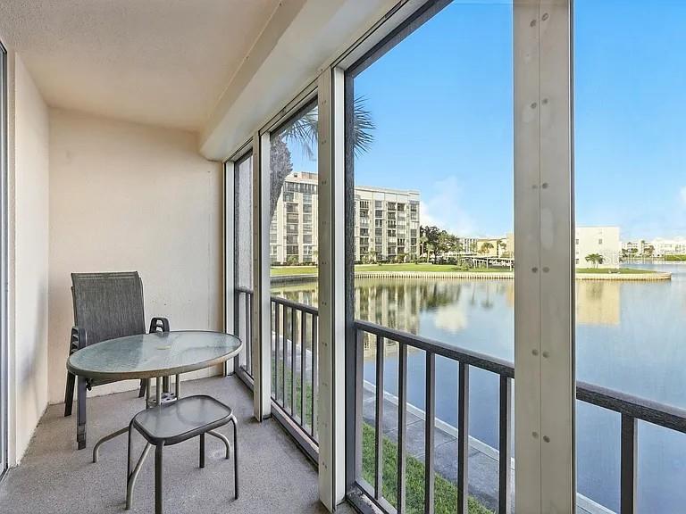 BAY ISLAND GROUP 9 - Residential Lease