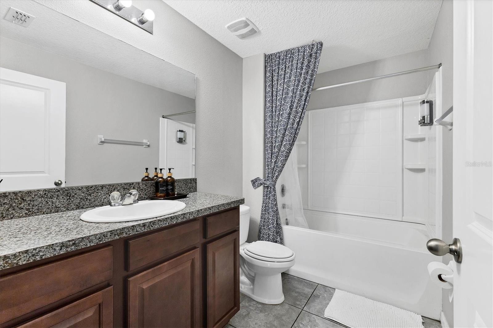 SUNSHINE VILLAGE PH 1A-1/1 - Residential Lease