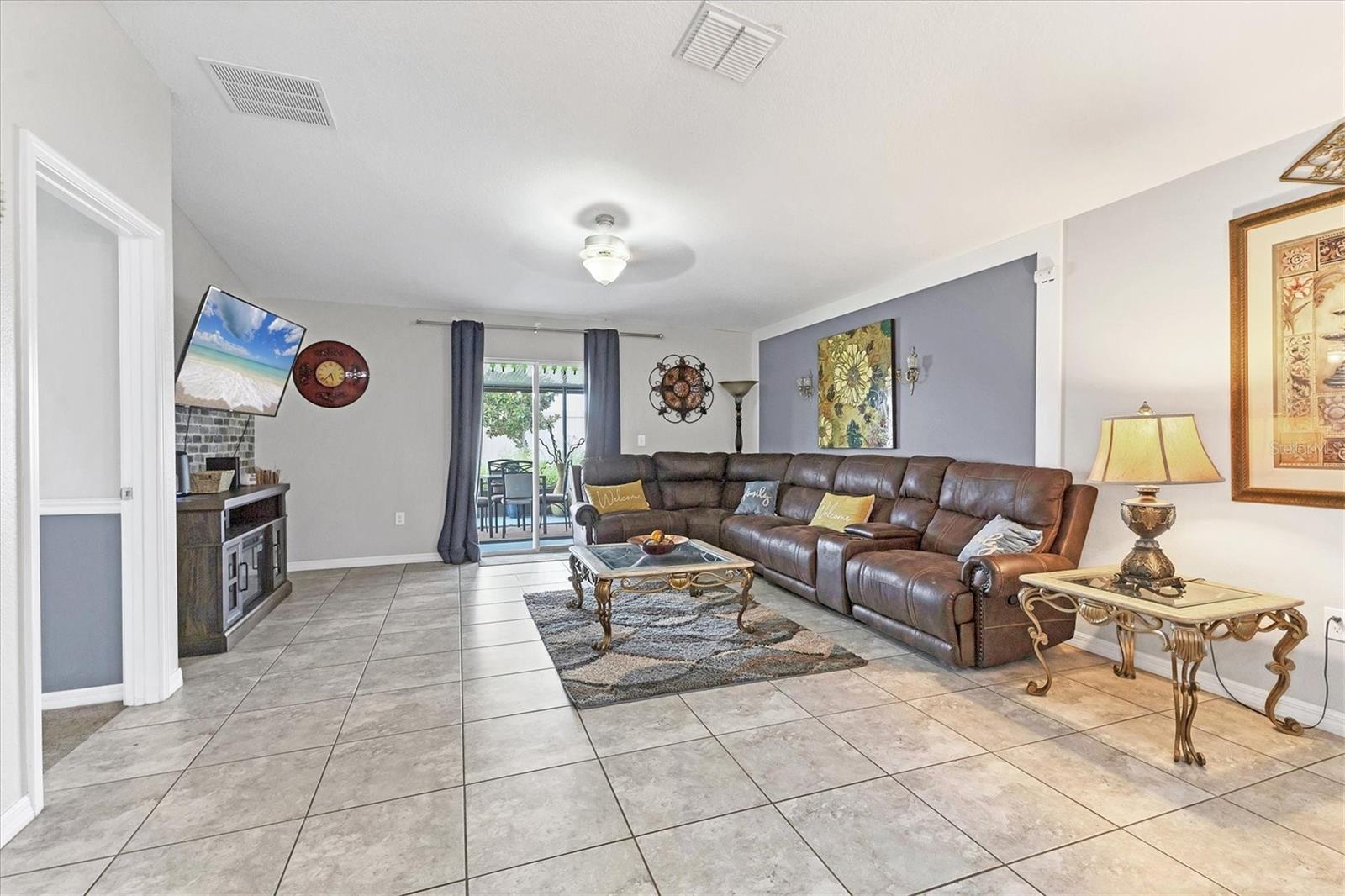 SUNSHINE VILLAGE PH 1A-1/1 - Residential Lease