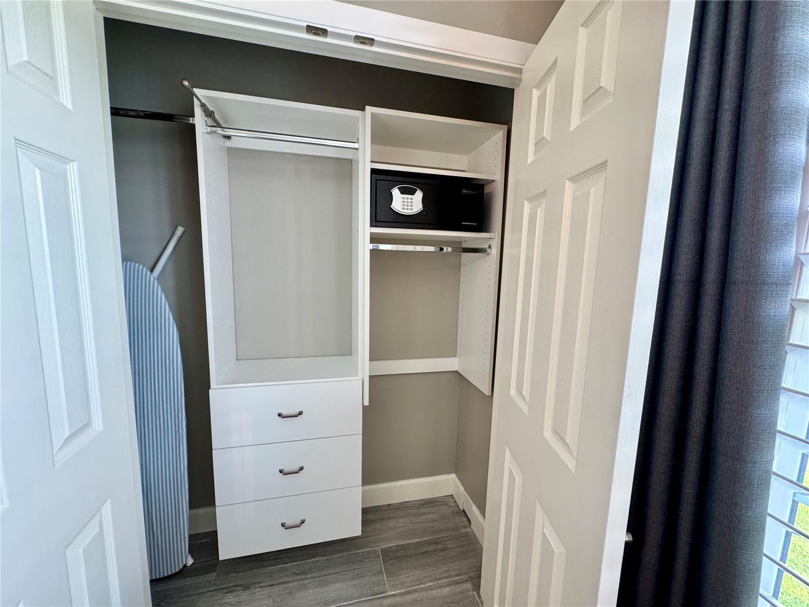 LONGBOAT HARBOUR - Residential