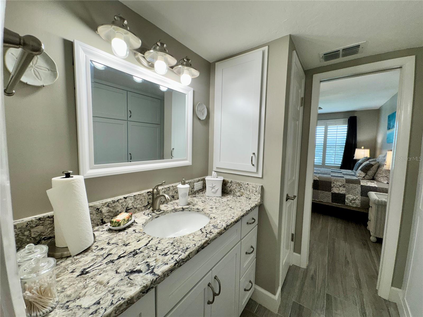 LONGBOAT HARBOUR - Residential