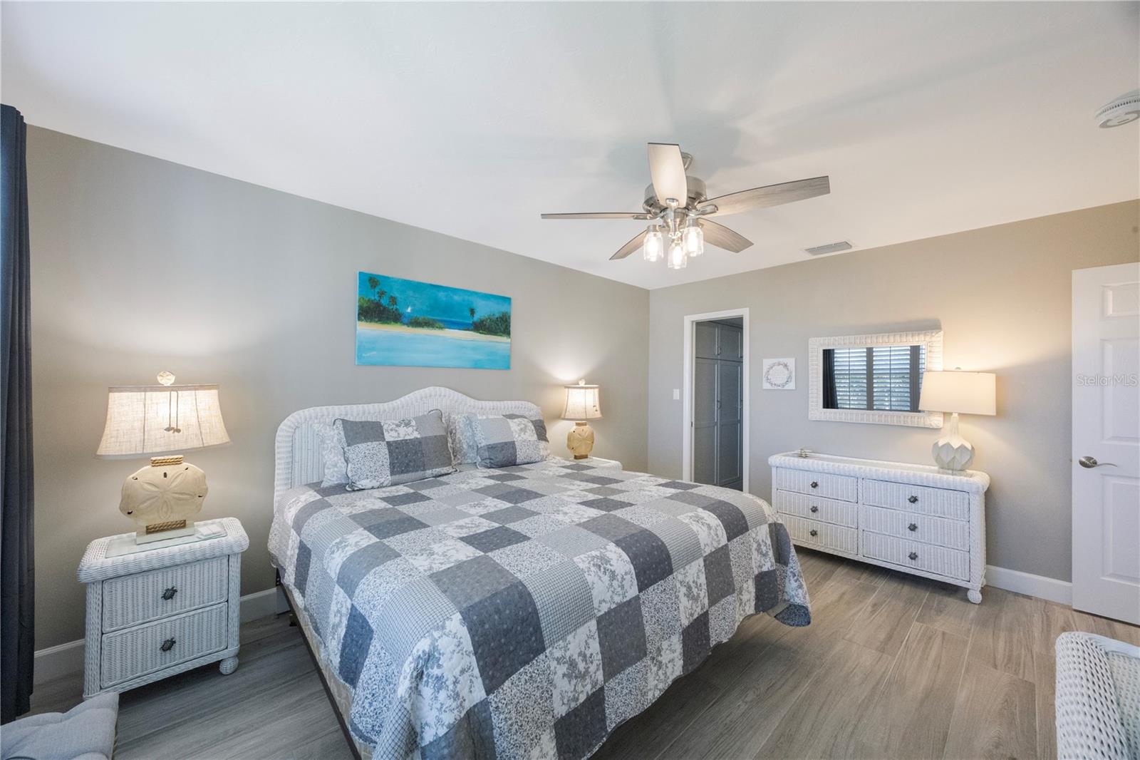 LONGBOAT HARBOUR - Residential