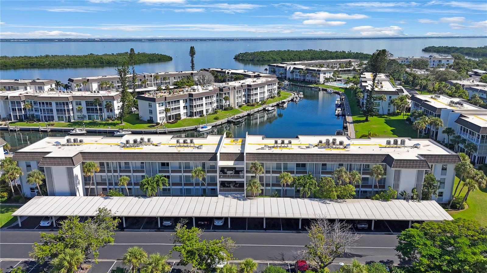 LONGBOAT HARBOUR - Residential