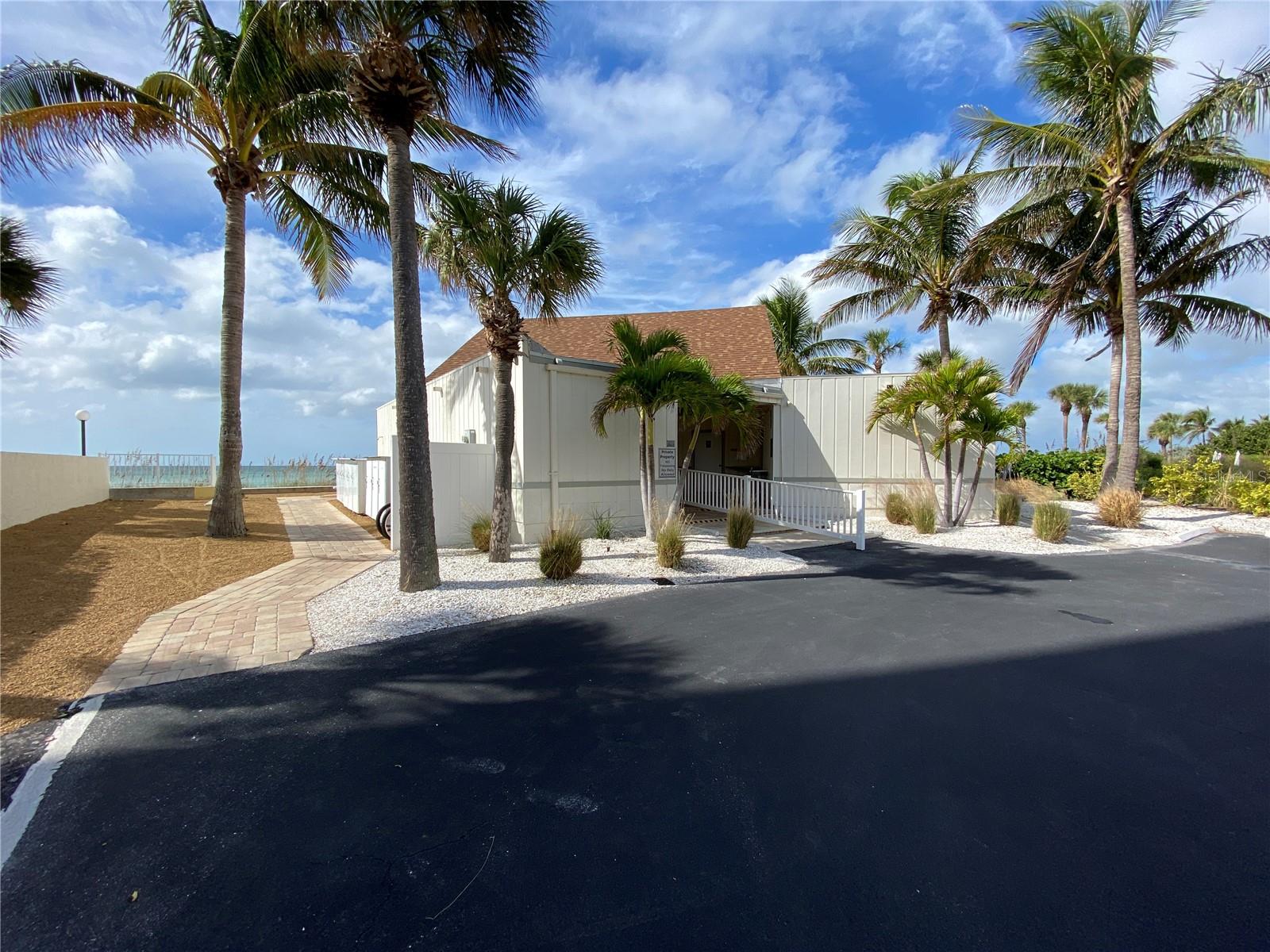 LONGBOAT HARBOUR - Residential