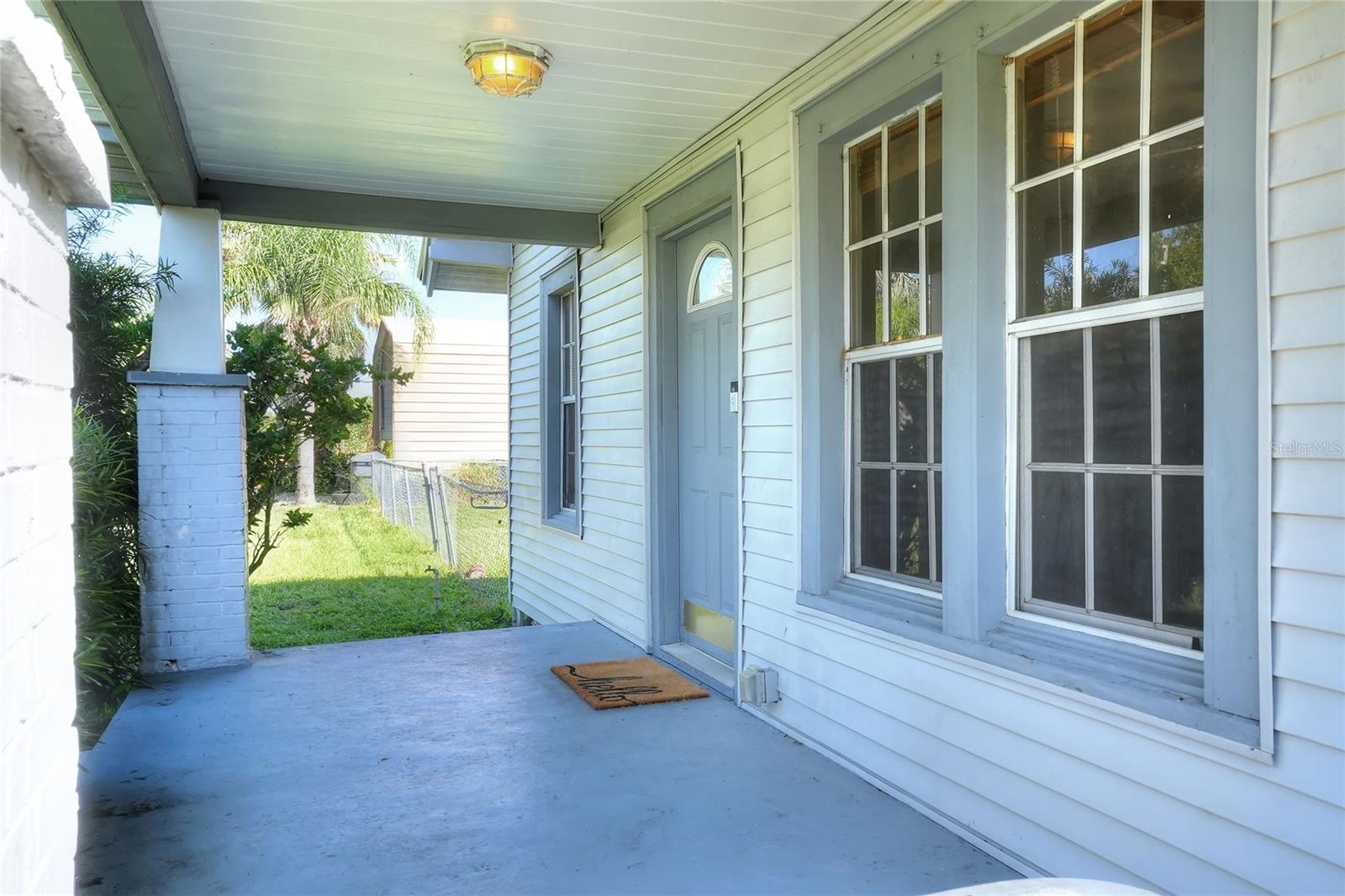 625 W LAKE WALES ROAD S