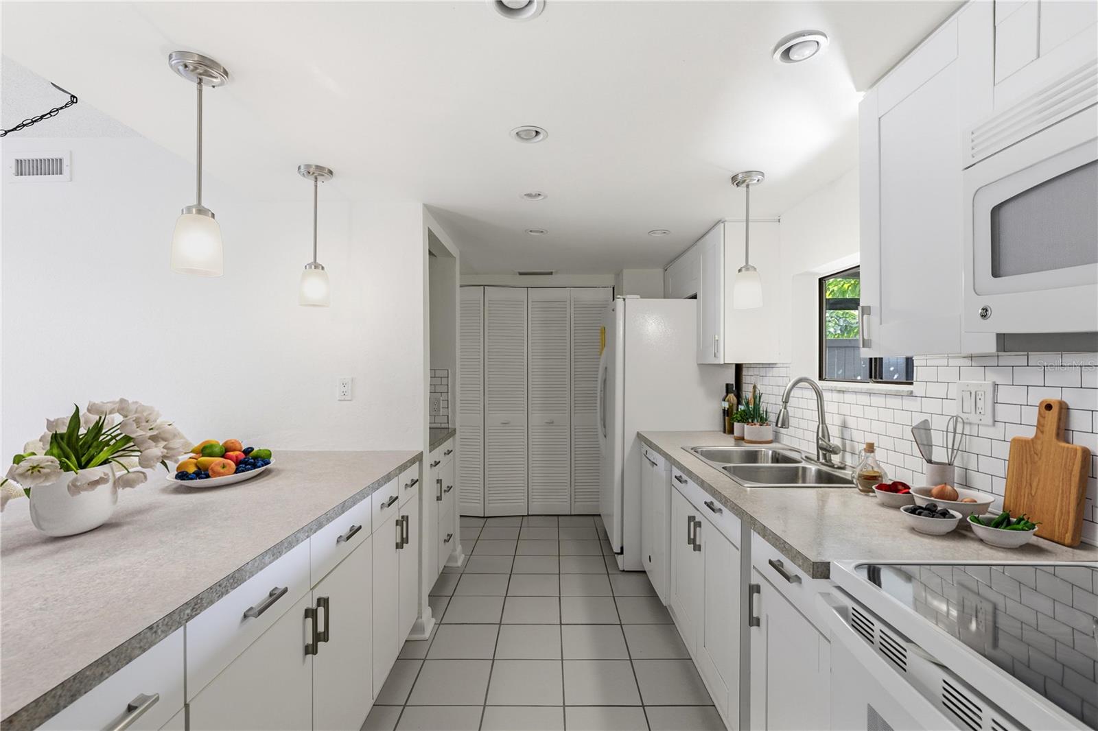 MEADOWOOD CONDO VILLAGE - Residential